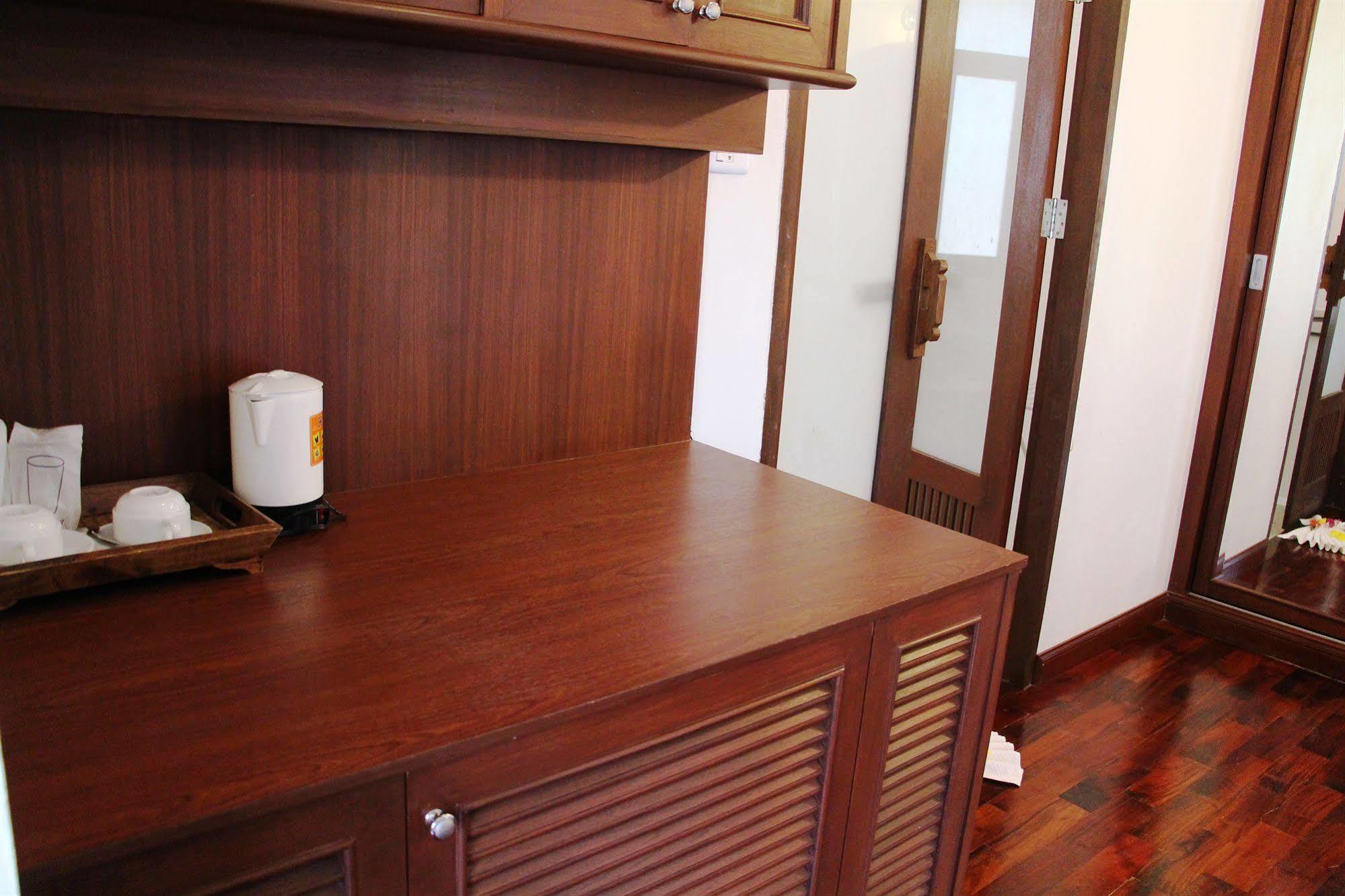 กุญชระบุรี รีสอร์ต - เกาะช้าง Hotel ภายนอก รูปภาพ