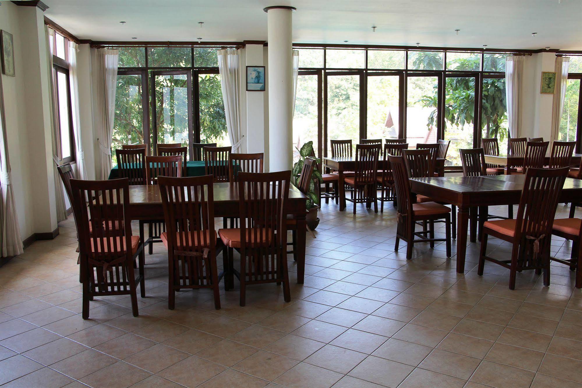 กุญชระบุรี รีสอร์ต - เกาะช้าง Hotel ภายนอก รูปภาพ